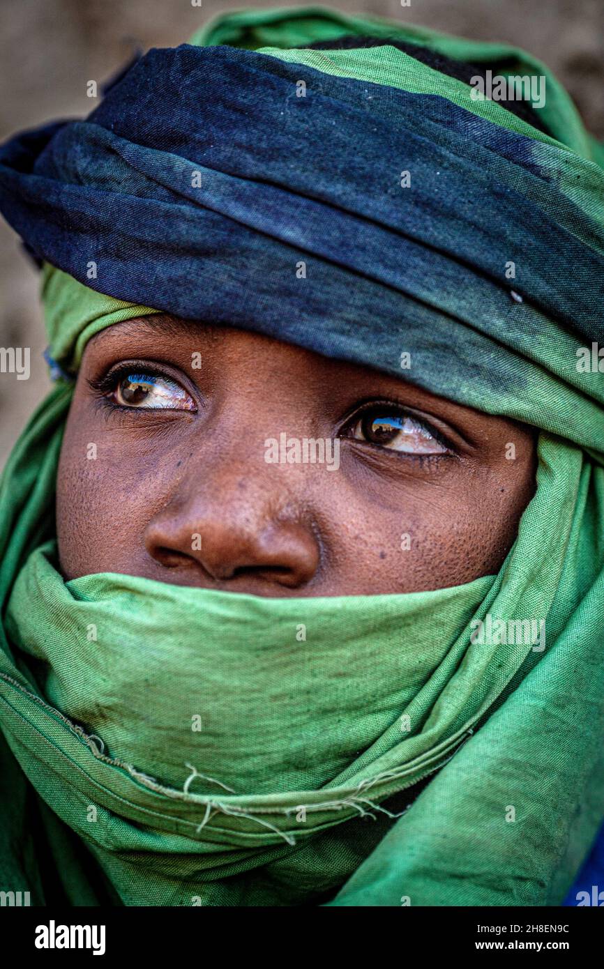 Mali, Timbuktu , Nahaufnahme eines tuareg-Mannes mit grünem Turban, Porträt eines Tuareg-Mannes mit grünem Turban Stockfoto