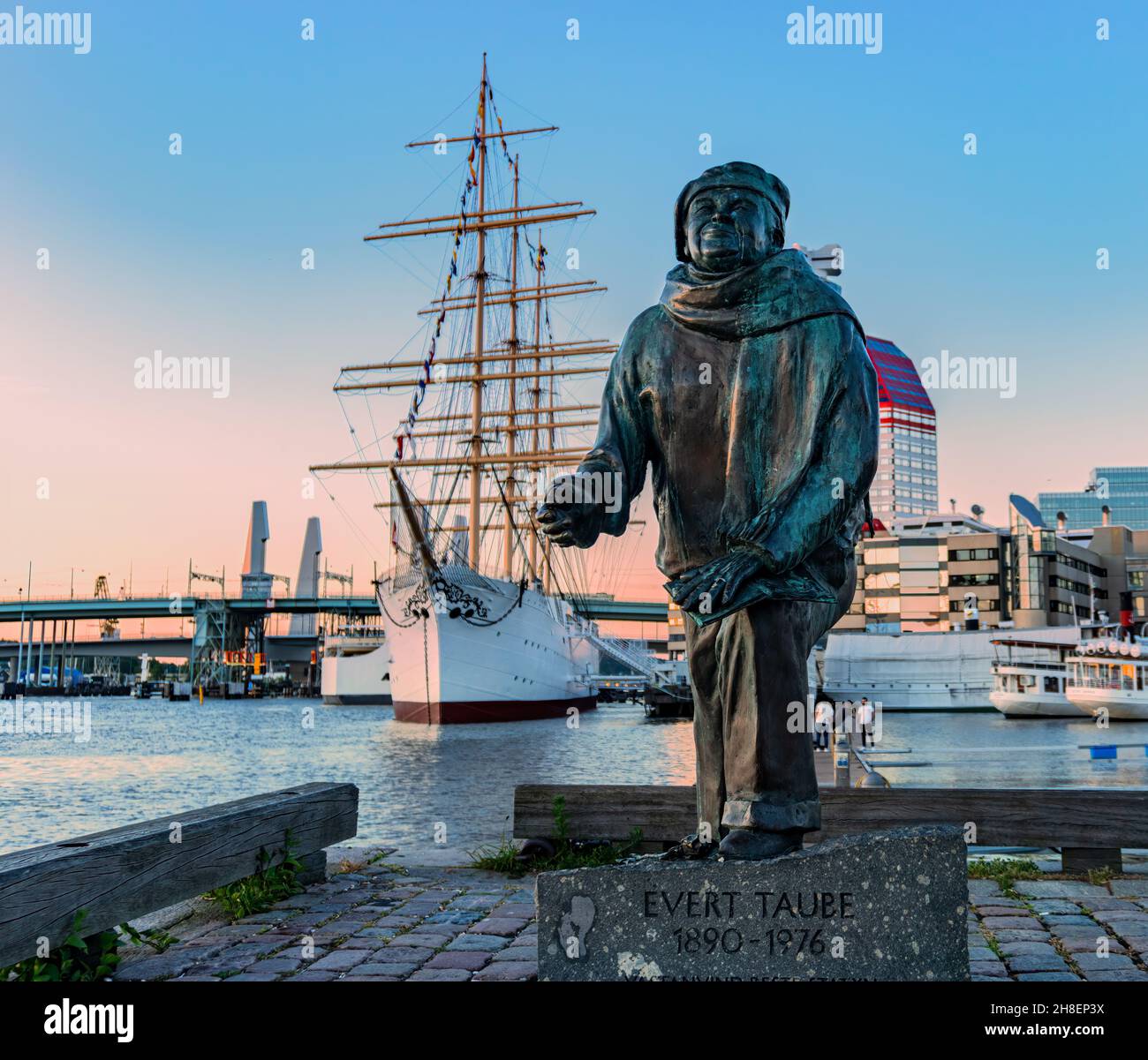 Göteborg, Schweden - 9. Juni 2021: Ein Statut des schwedischen Troubadours im Hafen von Göteborg Stockfoto