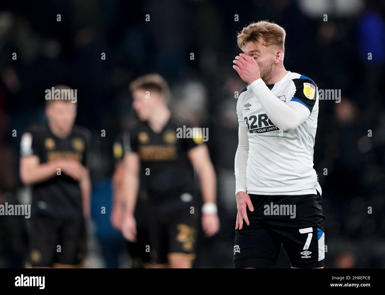 Kamil Jozwiak von Derby County reagiert während des Sky Bet Championship-Spiels im Pride Park Stadium, Derby, zu Vollzeit. Bilddatum: Montag, 29. November 2021. Stockfoto