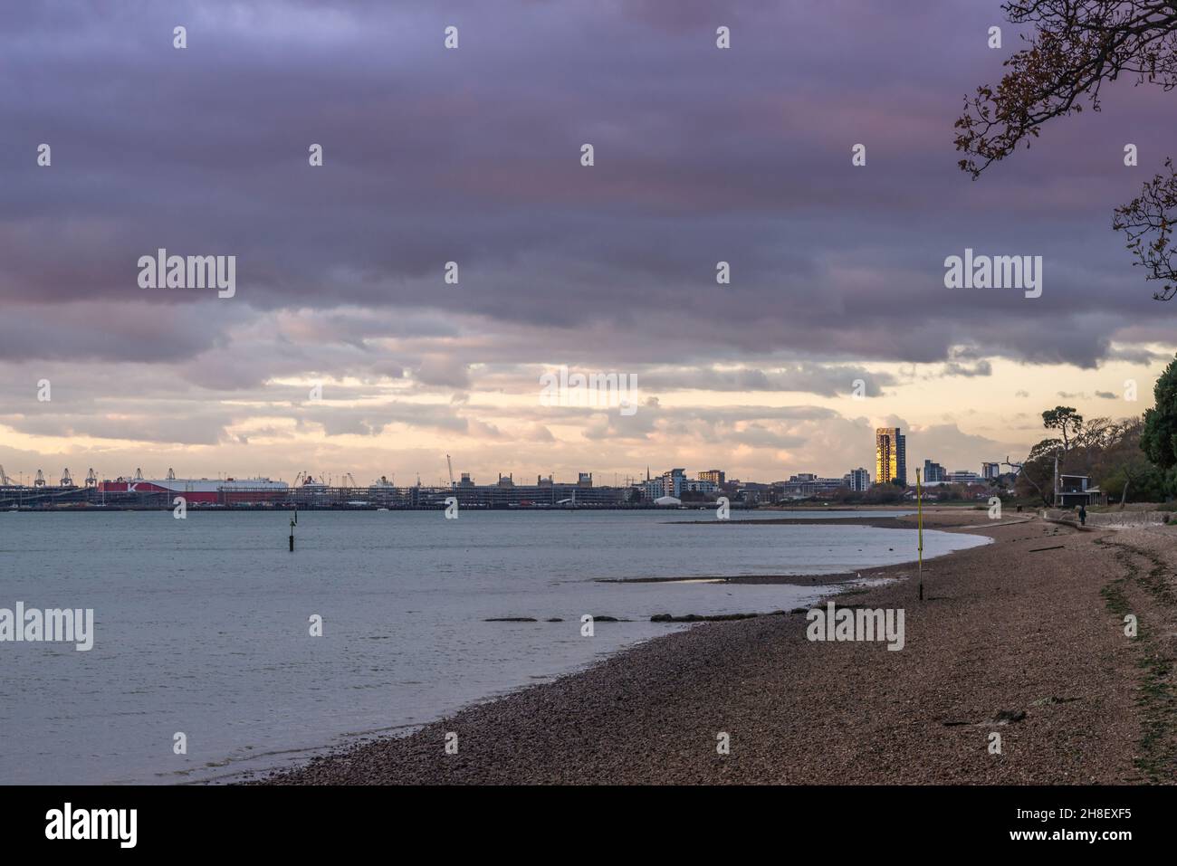 Weston Shore Blick nach Southampton, Weston, Southampton, Hampshire, England, VEREINIGTES KÖNIGREICH Stockfoto