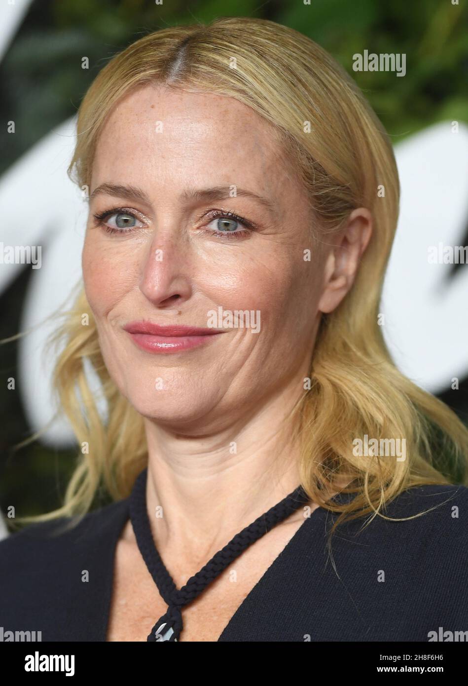 London, Großbritannien. 29th. November 2021. Die amerikanische Schauspielerin Gillian Anderson nimmt am Montag, den 29. November 2021, an den Fashion Awards in der Royal Albert Hall, London Teil. Foto von Rune Hellestad/UPI Credit: UPI/Alamy Live News Stockfoto