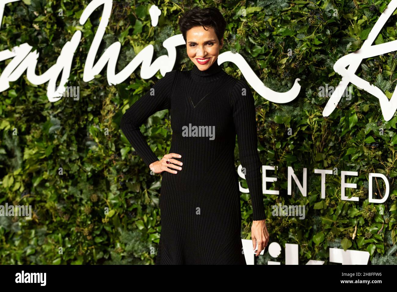 Farida Khelfa nimmt an den Fashion Awards 2021 in der Royal Albert Hall Teil. London, Großbritannien. 29/11/2021 Stockfoto