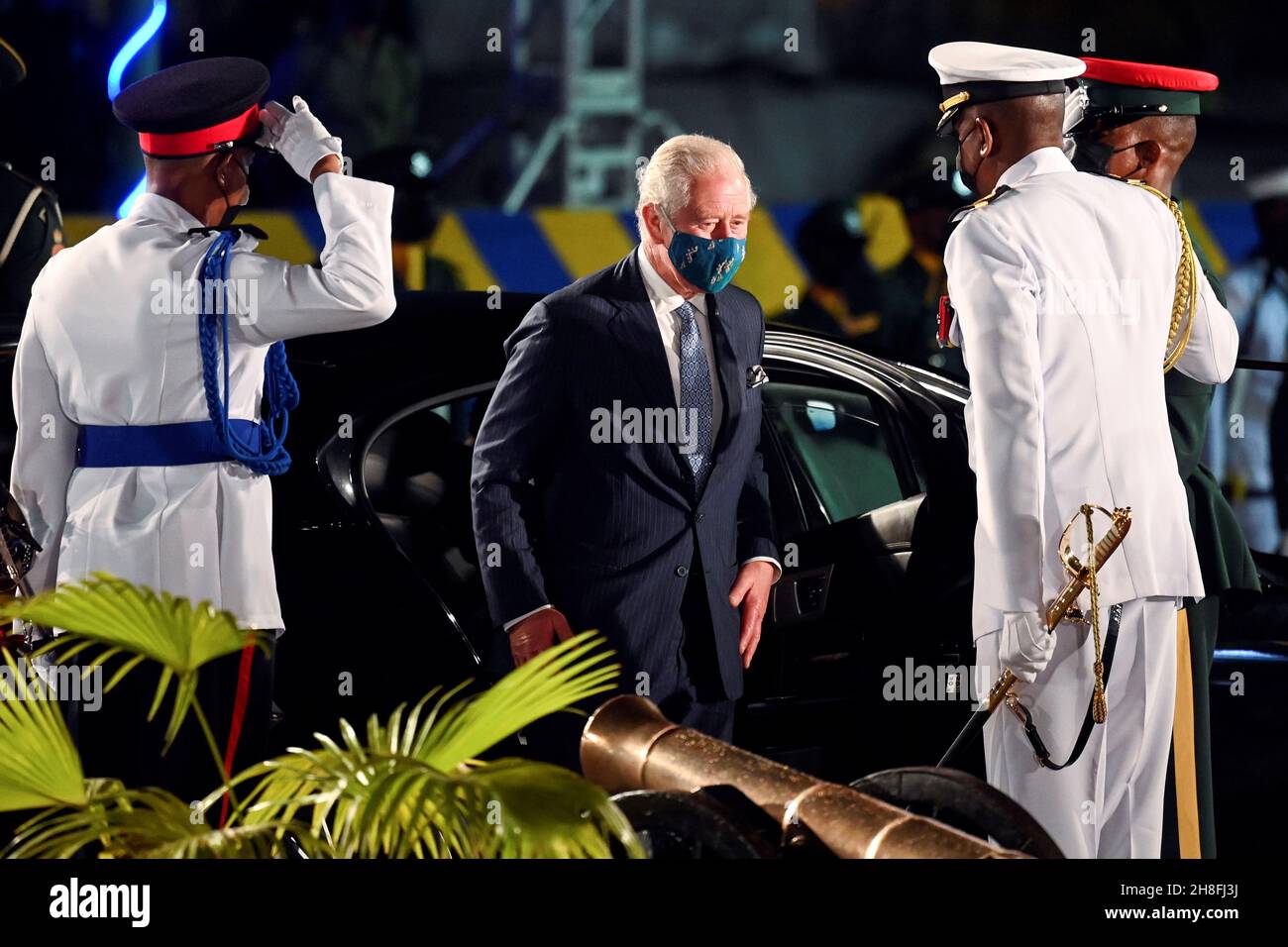 Der Prinz von Wales kommt zur feierlichen Einweihung des Präsidenten, um die Geburt einer neuen republik in Barbados, Bridgetown, Barbados, zu feiern. Bilddatum: Montag, 29. November 2021. Stockfoto