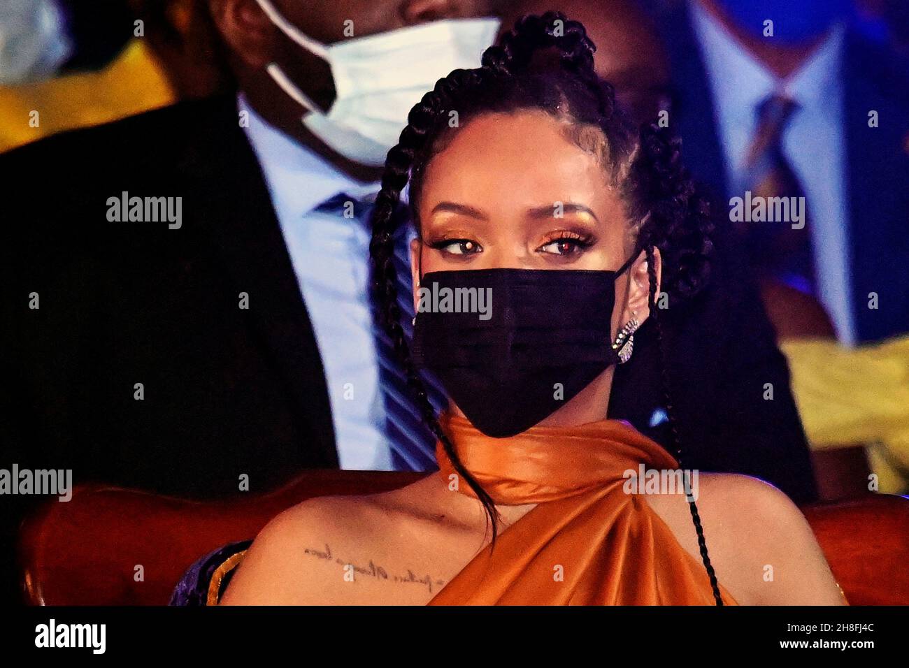 Sängerin Rihanna blickt auf die Eröffnungszeremonie des Präsidenten anlässlich der Geburt einer neuen republik auf Barbados, Bridgetown, Barbados. Bilddatum: Dienstag, 30. November 2021. Stockfoto