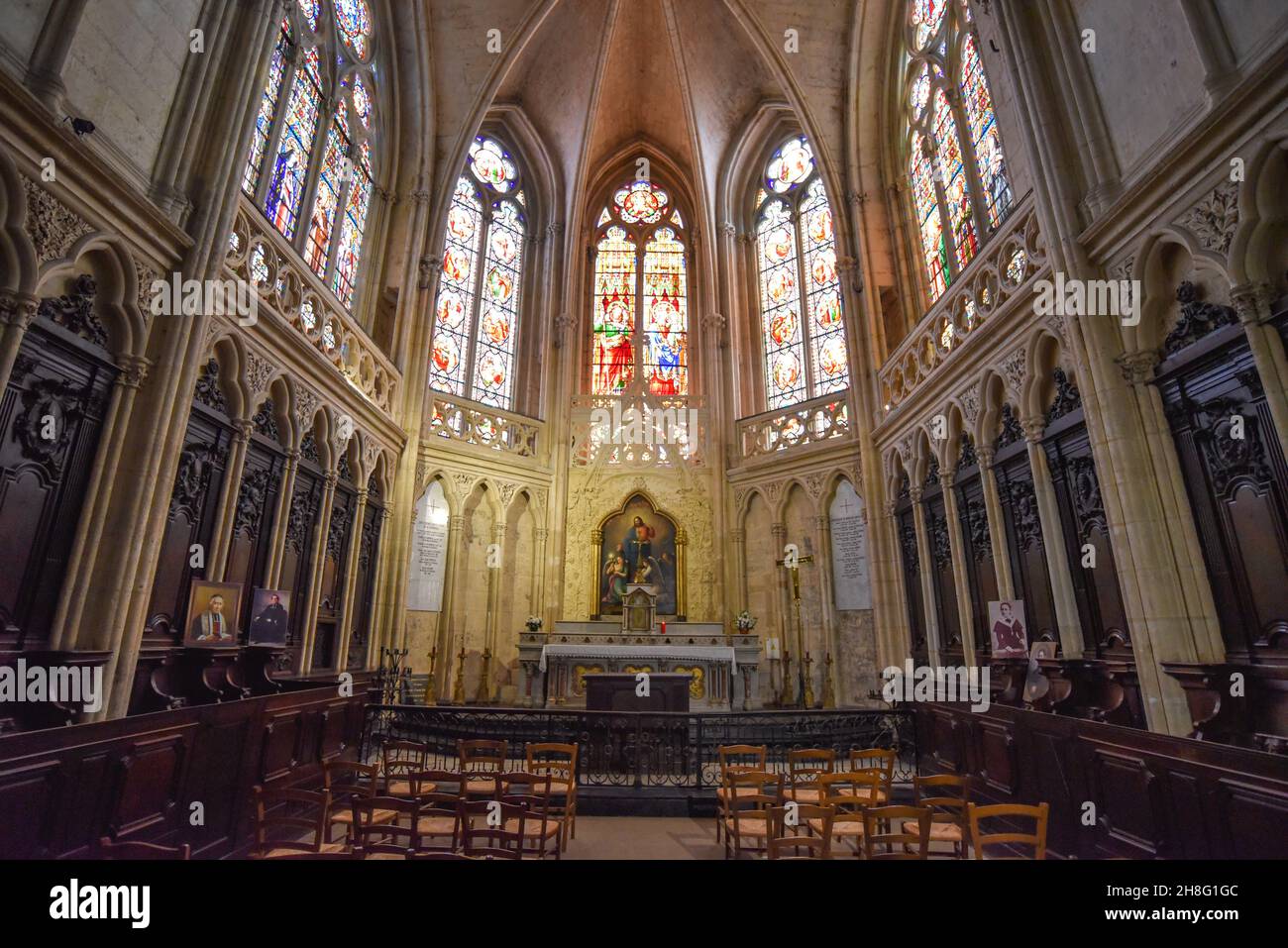 Bordeaux, Frankreich - 7 Nov, 2021: Der Innenraum der Kathedrale Saint Andre (St. Kathedrale Von Andrews), Bordeaux, Gironde, Aquitanien, Frankreich Stockfoto