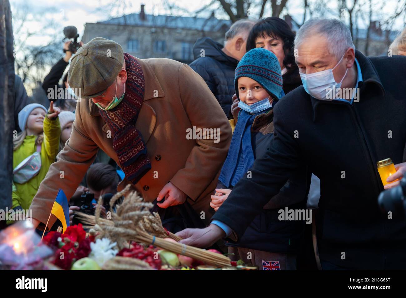 KIEW, UKRAINE - 27. November 2021: Gedenkfeier für die Opfer des 1923-1933-jährigen Hungertodes in der Ukraine Stockfoto