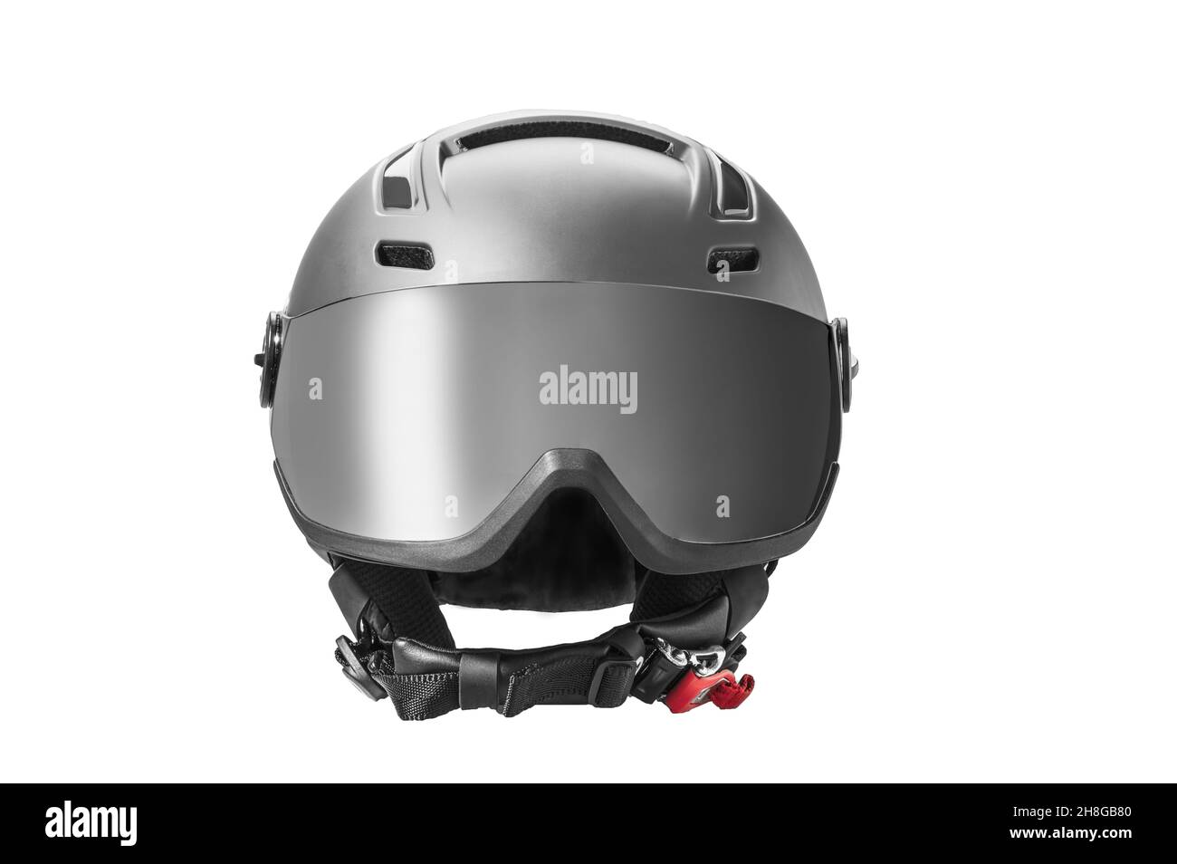 Skihelm mit Visier isoliert auf weißem Hintergrund. Moderner grauer Skihelm mit Sonnenblende isoliert auf Weiß. Wintersport-Helm Stockfoto
