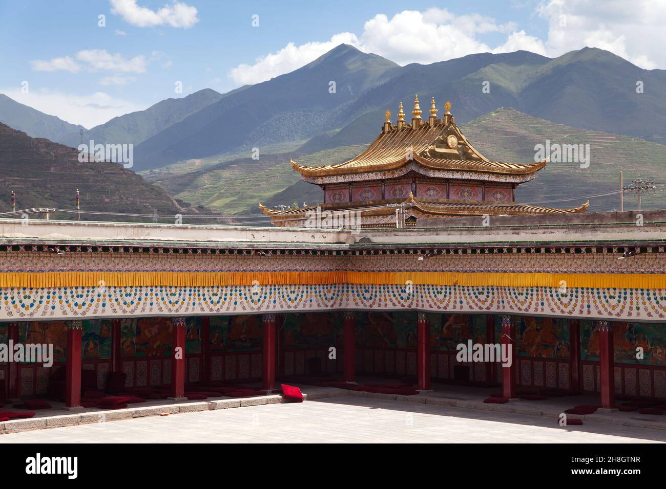 TONGREN KLOSTER, CHINA, 23. Juli 2013 - Detail aus Tongren Kloster oder Longwu Kloster - Huangnan, Rebkong, Guizhou, Provinz Qinghai, China Stockfoto