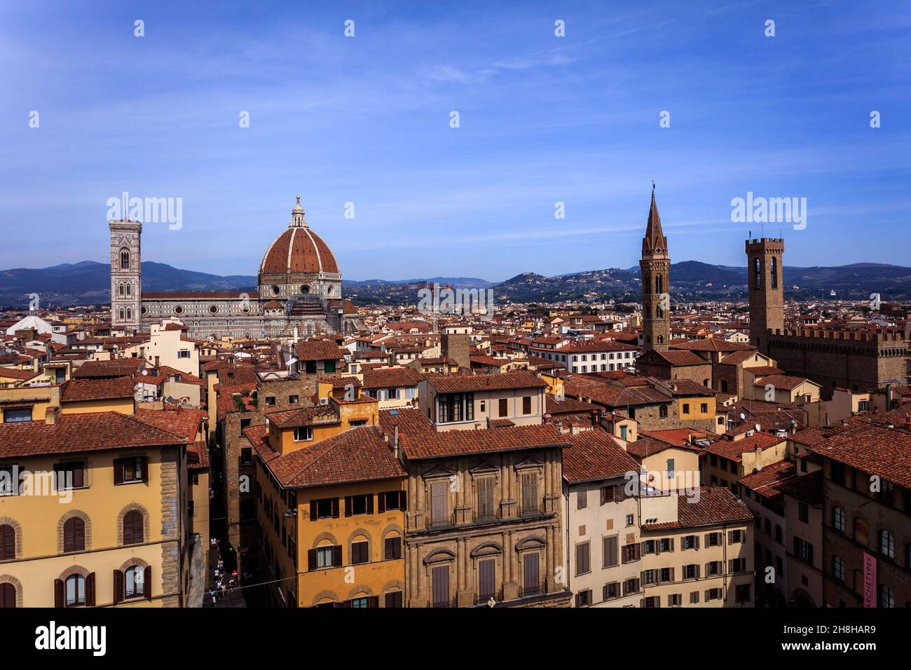 Der Dom, Santa Maria del Fiore und das Bargello Museum in Florenz. Italien. Die Kuppel war zu dieser Zeit eine große Errungenschaft Brunelleschis. Stockfoto