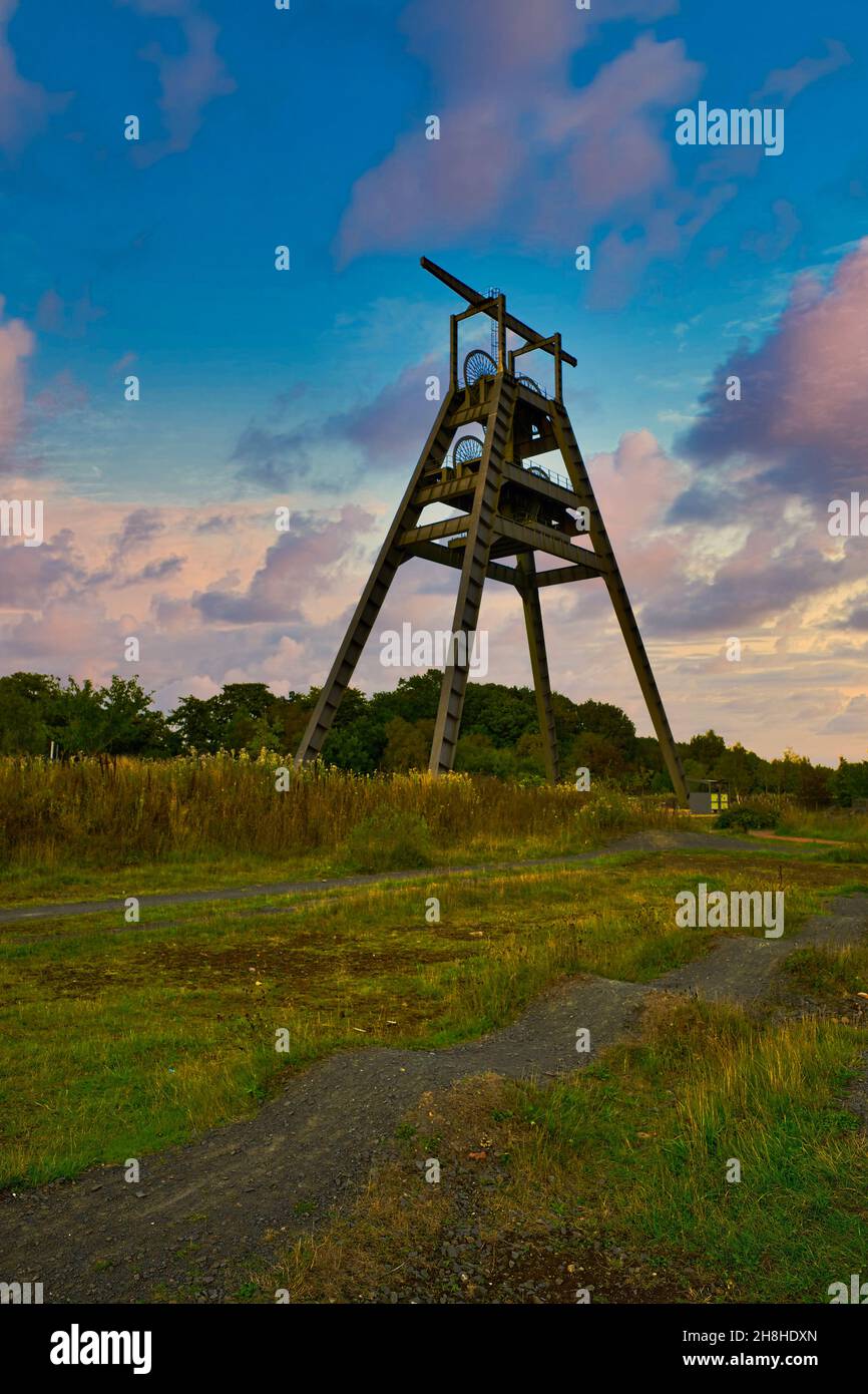 Ehemaliger kolliriery gewundener Kopf Barony Ein Rahmen im Sommer Abendlicht Stockfoto