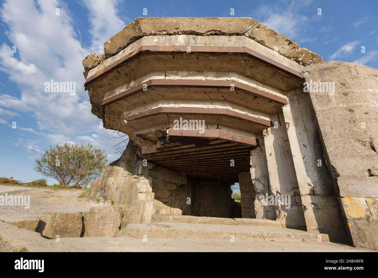 France, Calvados (14), Cricqueville-en-Bessin, Pointe du Hoc, Überbleibsel eines deutschen Blockhauses aus den alliierten Landungen in der Normandie im Juni 1944 Stockfoto