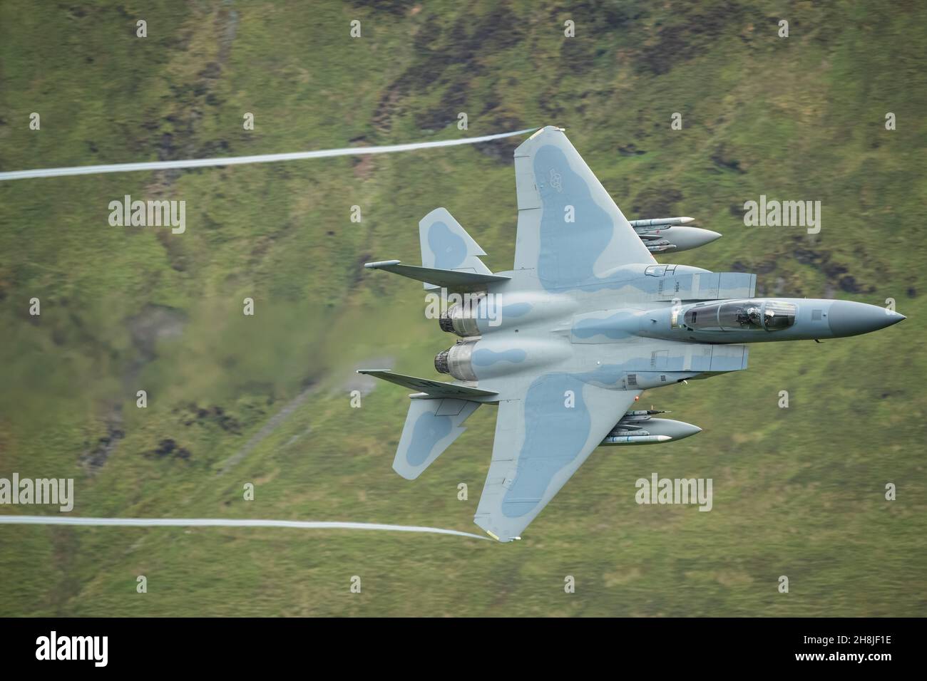 USAF F15 Reaper führt eine Low-Level-Sortie durch den Machloop im Snowdonia National Park Stockfoto