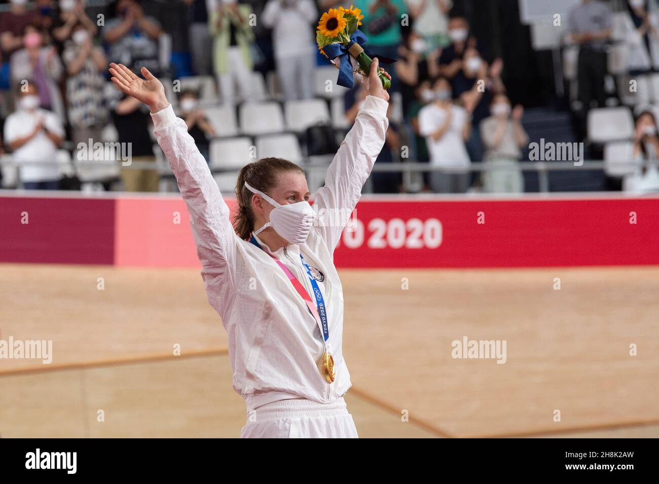 Jennifer Valente aus den Vereinigten Staaten, Goldmedaillengewinnerin bei der Omnium-Frauenveranstaltung bei den Olympischen Spielen 2020 in Tokio Stockfoto