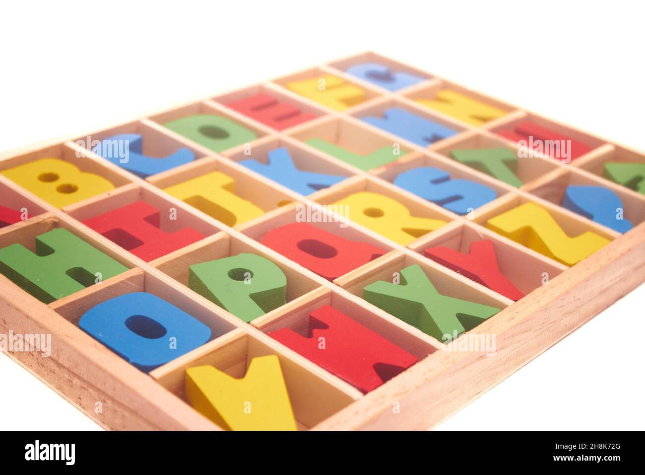 Isoliertes pädagogisches Alphabet für montessori-Kinder. Spielzeugsitzung Stockfoto