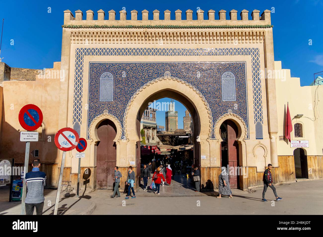 7. November 2021, Medina von Fez, Fes, USA: Bab Bou Jeloud Gate (Blue Gate) in Fez, Marokko, Afrika (Bildquelle: © Walter G Arce SR Grindstone Medi/ASP via ZUMA Press Wire) Stockfoto