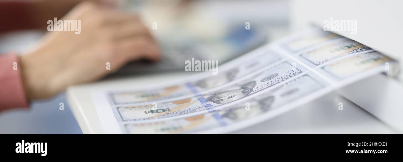 Gefälschte Geldfälschungen mit Tintenstrahldruckern zu Hause Stockfoto