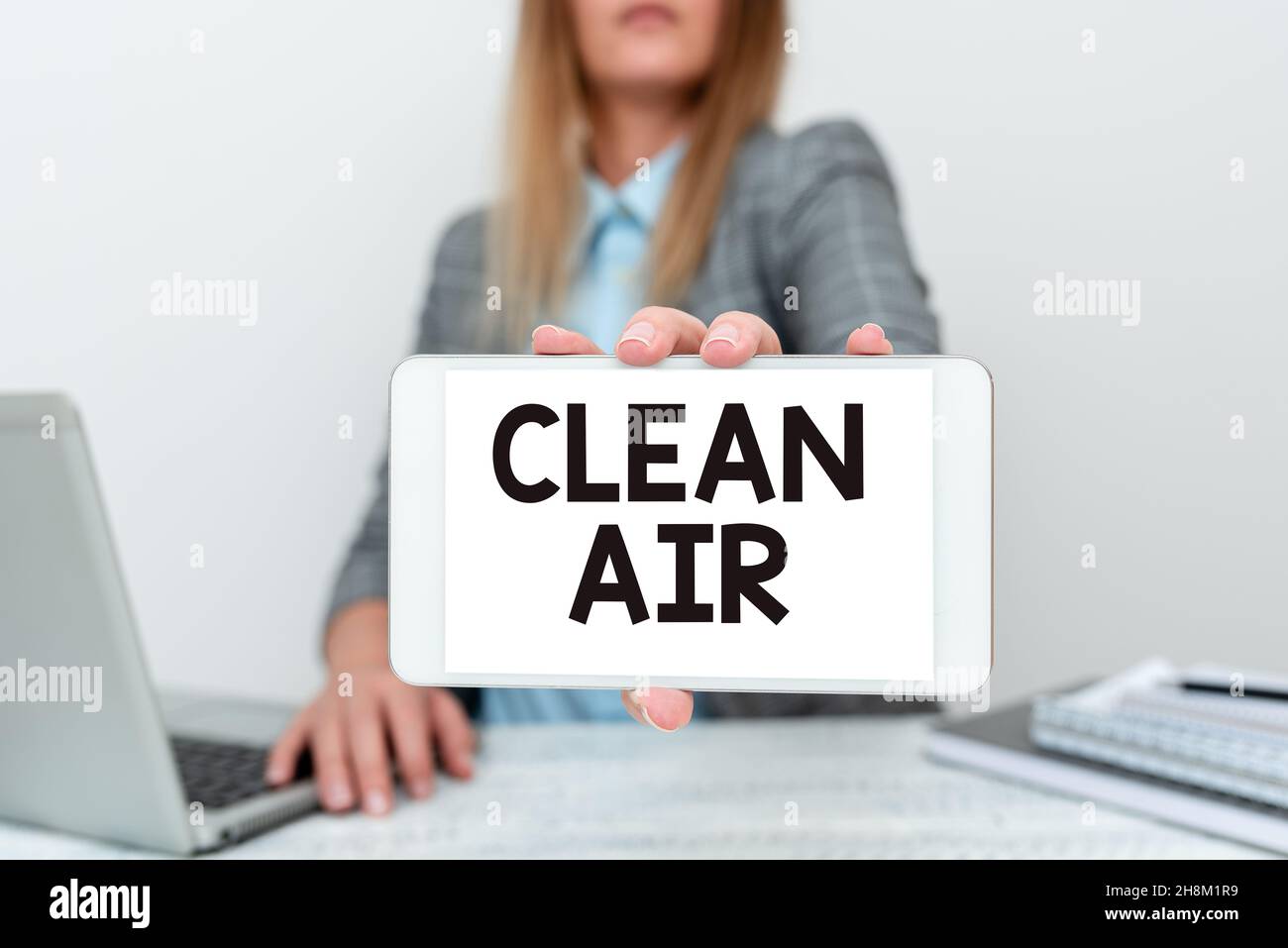Handschrift Text Clean Air. Business Showcase Luft, die keine schädlichen Mengen an Schmutz und Chemikalien in IT-Finanzberater geben Geld sparen Tipps Stockfoto