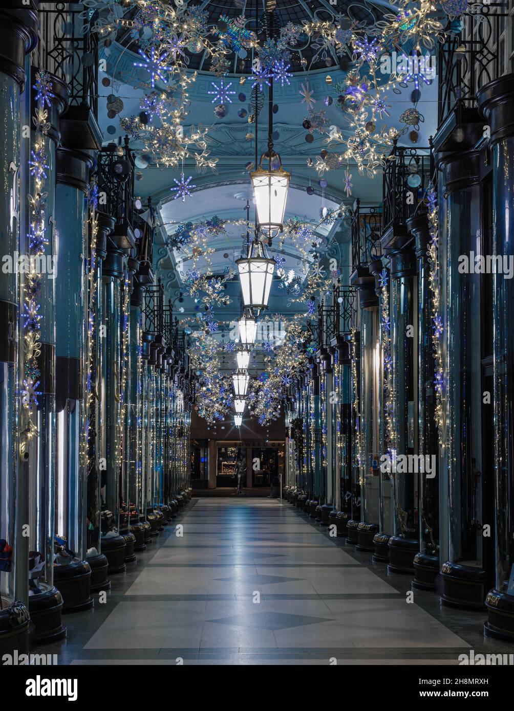 In der wunderschönen Piccadilly Arcade in Mayfair, London. Stockfoto