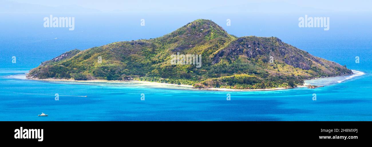Blick auf Cerf Island von der Panorama Sans Soucis Road, Mahe, Seychellen, Mahe, Seychellen Stockfoto