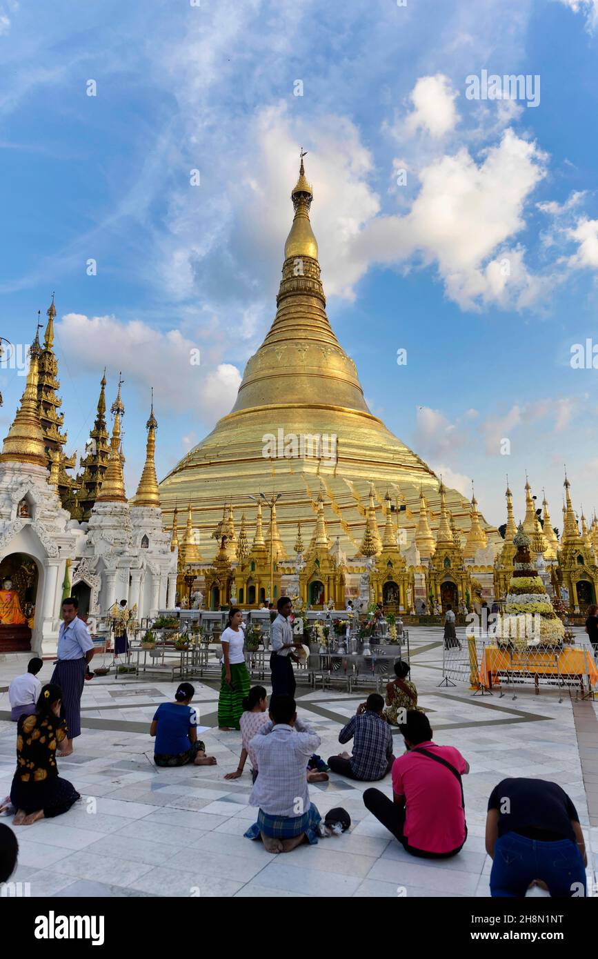 Desire Square, Shwedagon Pagode, Yangon, Myanmar Stockfoto