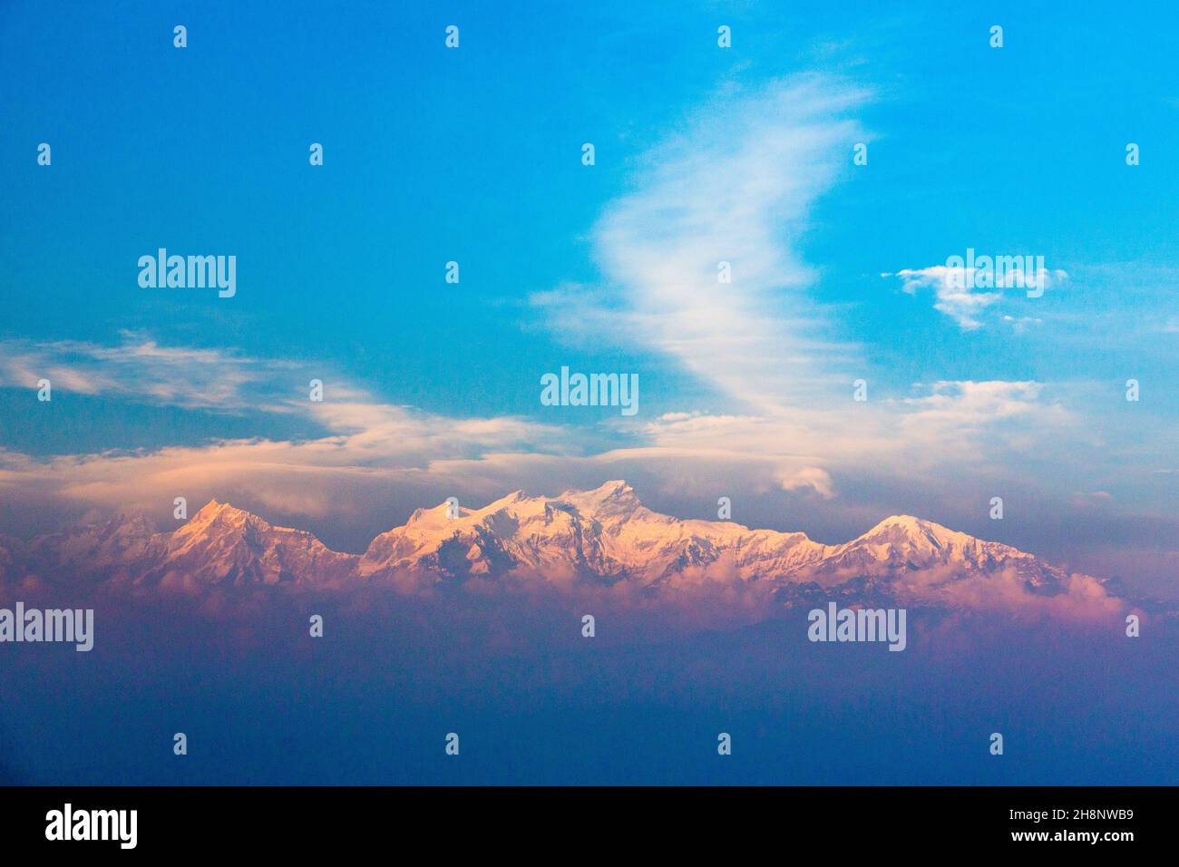 Himal chuli 7893m 25896 ft himalchuli Fotos und Bildmaterial in hoher