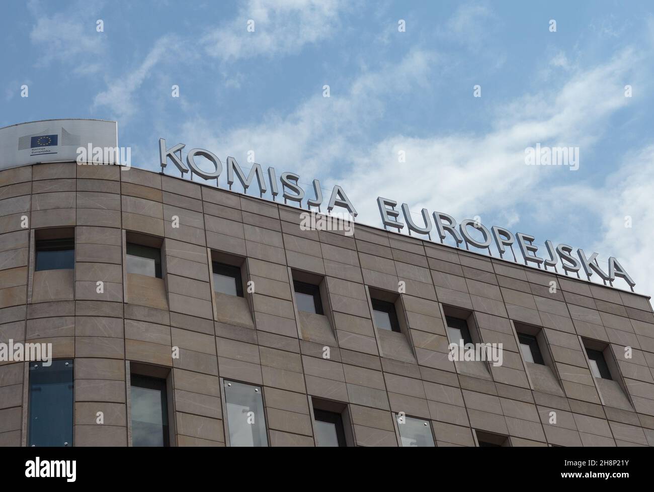 Warschau, Polen - Juni 05,2021: Gebäude, Vertretung der Europäischen Kommission in Polen. Schild, Logo. Stockfoto