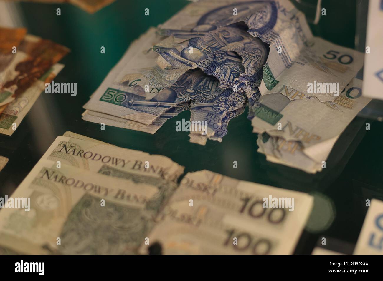 Warschau, Polen - 05,2021. Juni: NBP Money Center, Museum. Banknoten, Geld. Gebrochene Banknoten. Stockfoto