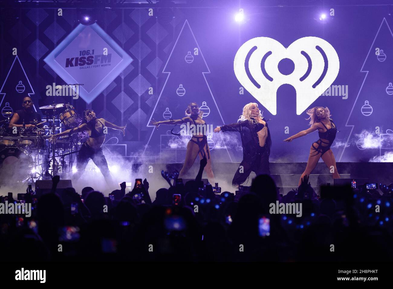 FORT WORTH, TEXAS - 30. NOVEMBER: Doja Cat tritt auf der Bühne während des Jingle Ball 2021 von iHeartRadio 106,1 von KISS FM, präsentiert von Capital One, am 30. November 2021 in Fort Worth, Texas, in der Dickies Arena auf. Foto:Rachel Parker/imageSPACE/Sipa USA Credit: SIPA USA/Alamy Live News Stockfoto