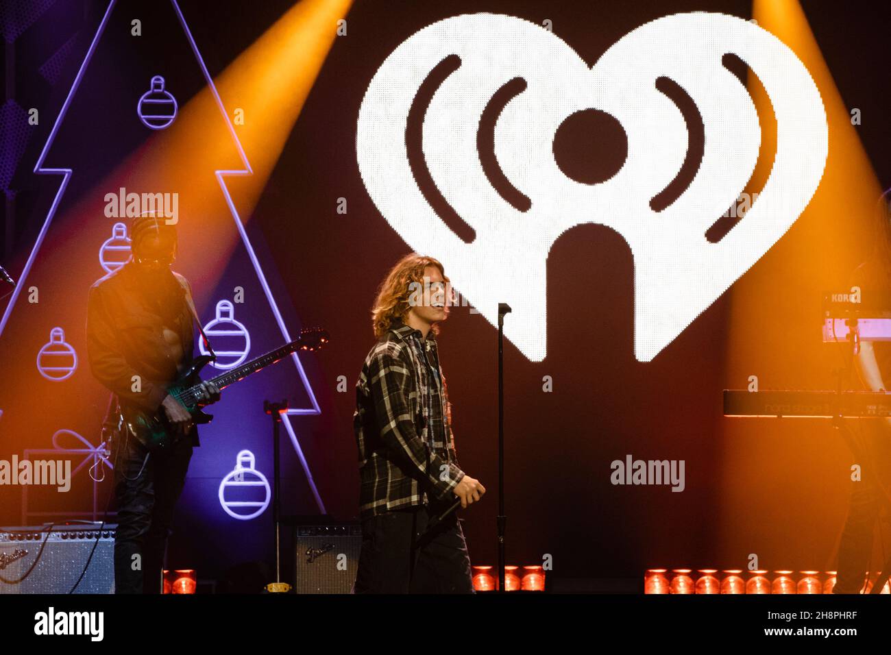 FORT WORTH, TEXAS - 30. NOVEMBER: The Kid LAROI tritt auf der Bühne während des Jingle Ball 2021 von iHeartRadio 106,1 von KISS FM in der Dickies Arena am 30. November 2021 in Fort Worth, Texas, auf. Foto:Rachel Parker/imageSPACE/Sipa USA Credit: SIPA USA/Alamy Live News Stockfoto