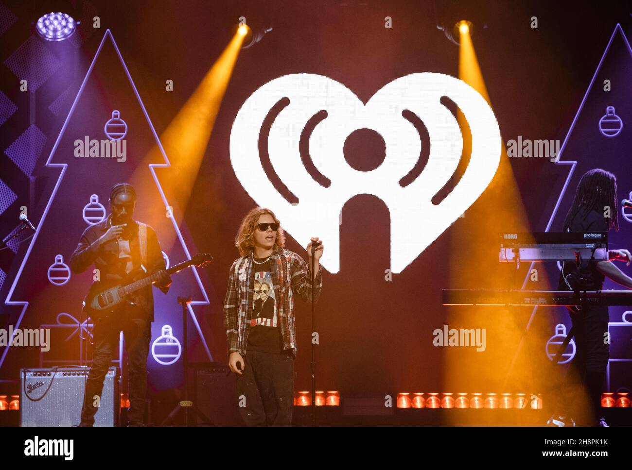 FORT WORTH, TEXAS - 30. NOVEMBER: The Kid LAROI tritt auf der Bühne während des Jingle Ball 2021 von iHeartRadio 106,1 von KISS FM in der Dickies Arena am 30. November 2021 in Fort Worth, Texas, auf. Foto:Rachel Parker/imageSPACE/Sipa USA Credit: SIPA USA/Alamy Live News Stockfoto