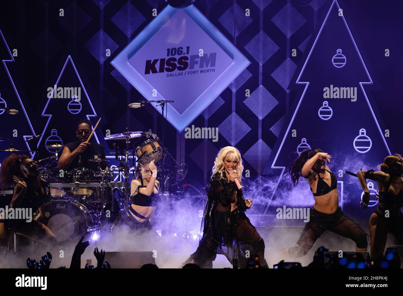 FORT WORTH, TEXAS - 30. NOVEMBER: Doja Cat tritt auf der Bühne während des Jingle Ball 2021 von iHeartRadio 106,1 von KISS FM, präsentiert von Capital One, am 30. November 2021 in Fort Worth, Texas, in der Dickies Arena auf. Foto:Rachel Parker/imageSPACE/Sipa USA Credit: SIPA USA/Alamy Live News Stockfoto