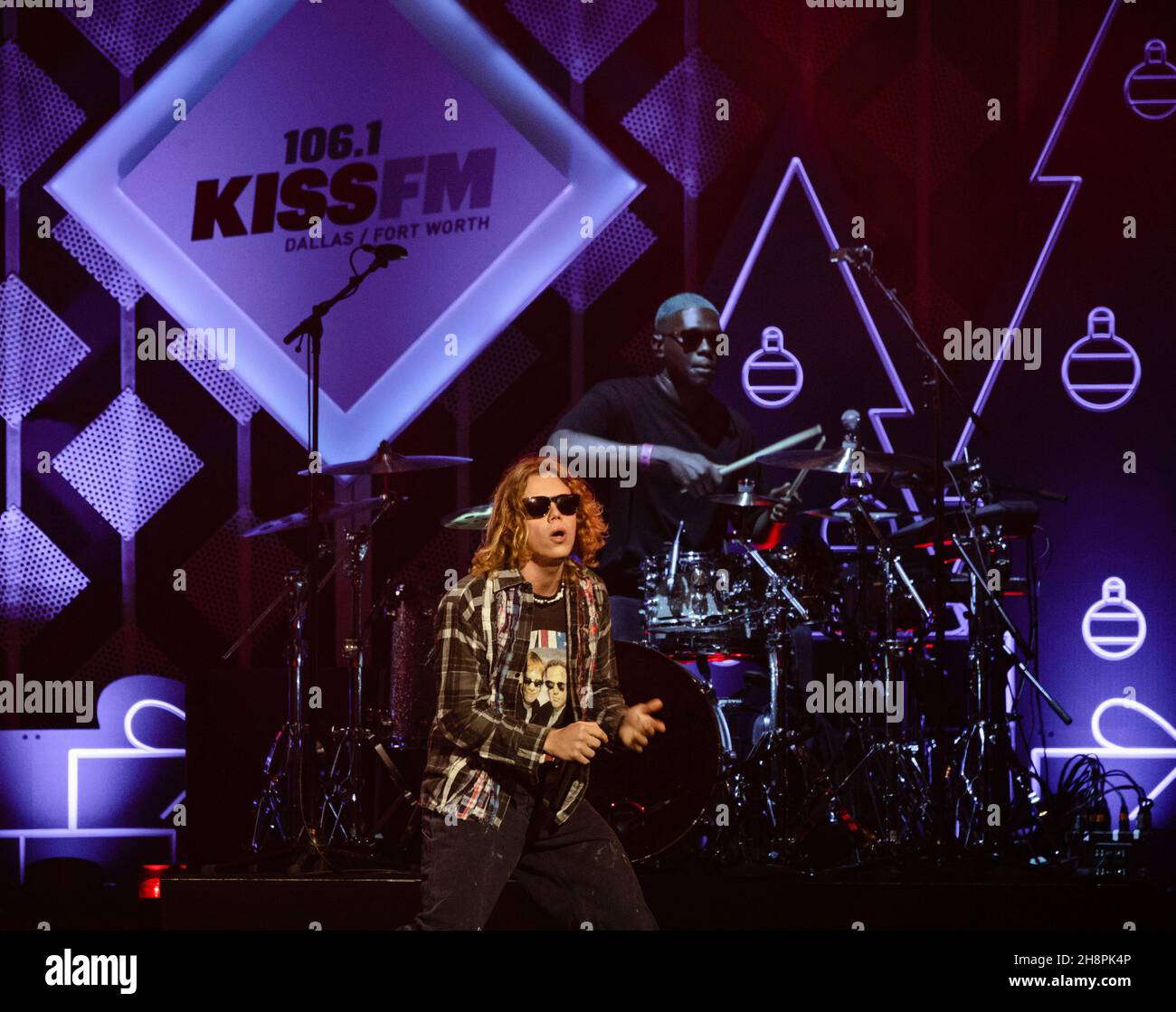 FORT WORTH, TEXAS - 30. NOVEMBER: The Kid LAROI tritt auf der Bühne während des Jingle Ball 2021 von iHeartRadio 106,1 von KISS FM in der Dickies Arena am 30. November 2021 in Fort Worth, Texas, auf. Foto:Rachel Parker/imageSPACE/Sipa USA Credit: SIPA USA/Alamy Live News Stockfoto