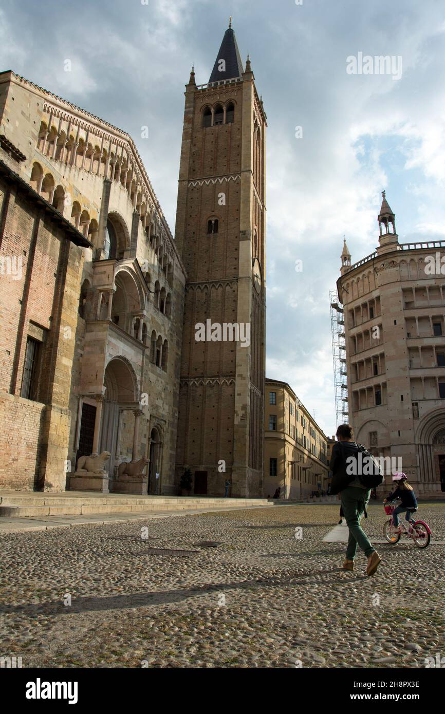 Der Domplatz, eine der Hauptraktionen von Parma Stockfoto