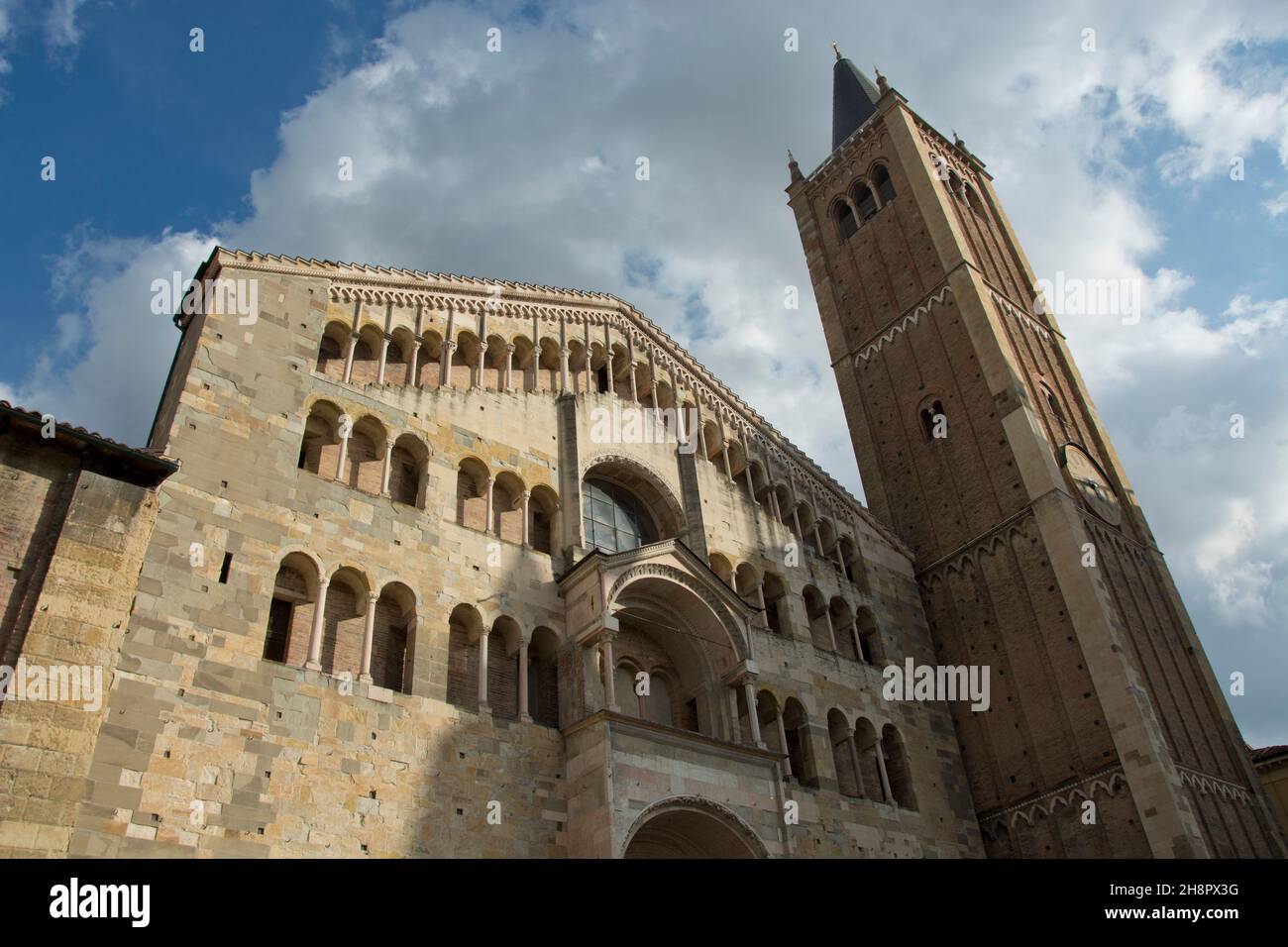 Der Domplatz, eine der Hauptraktionen von Parma Stockfoto