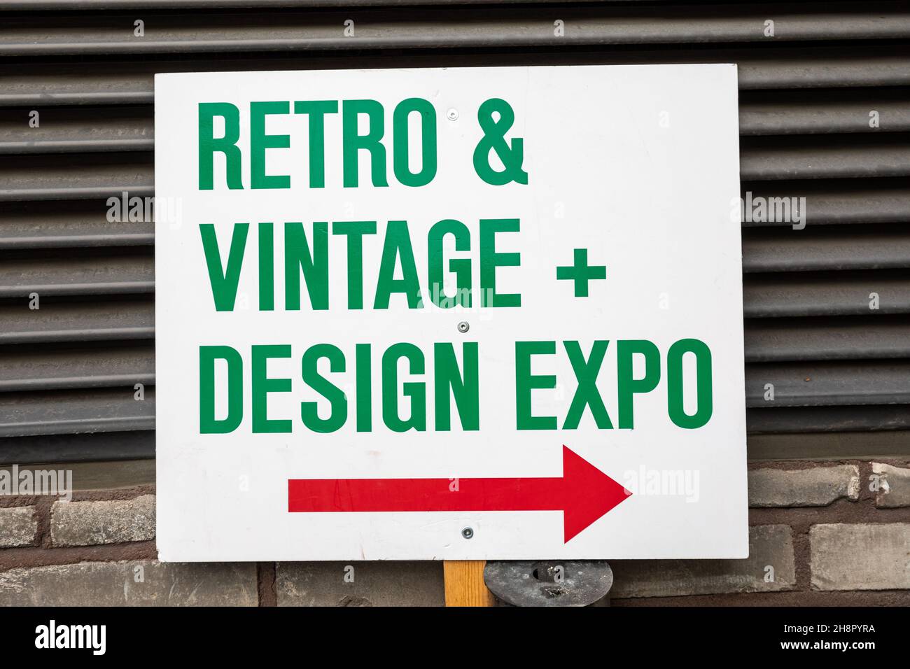 Retro & Vintage Design Expo -Zeichen Stockfoto
