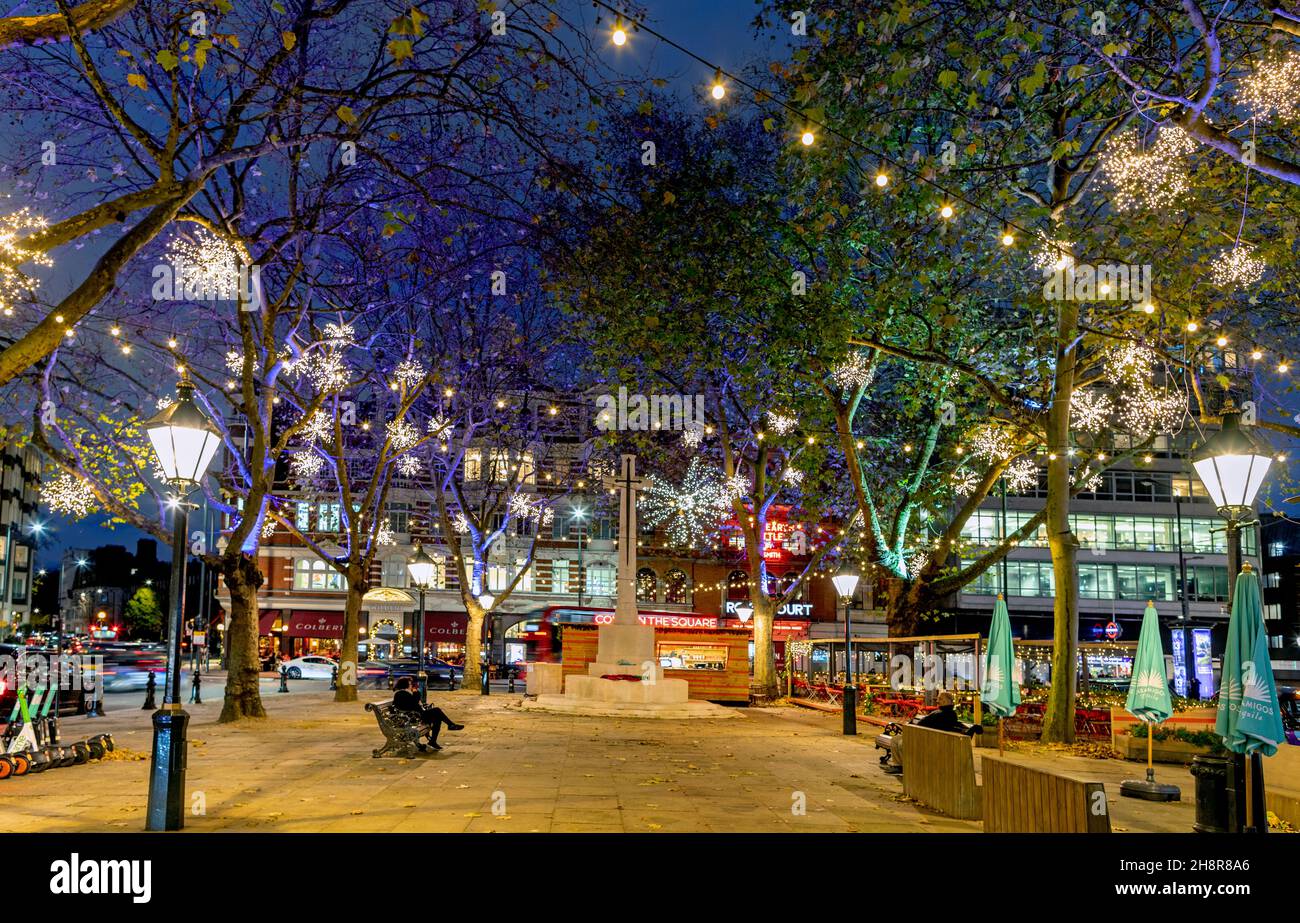 Sloane Square in der Weihnachtsnacht in London, Großbritannien Stockfoto