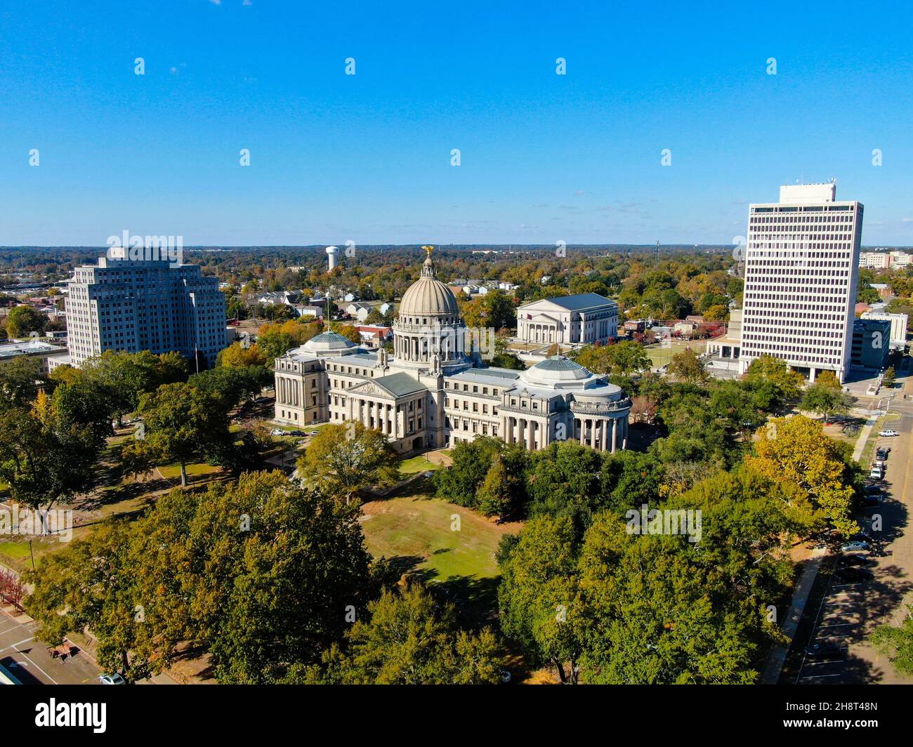 Jackson, MS - 16. Oktober 2021: Das Mississippi State Capitol Building in der Innenstadt von Jackson, MS Stockfoto