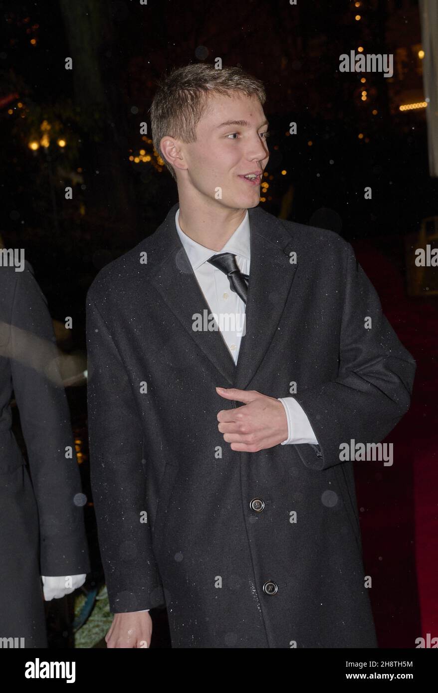 Prinz Felix von Dänemark bei der Premiere des Balletts „die Schneekönigin“ im Tivoli in Kopenhagen, Dennmark, am 1. Dezember 2021. Die Queen ist die Bühnenbildnerin der Performance, die am 2019 in der Tivoli Concert Hall uraufgeführt wurde und am 1st 2021. Dezember wiedereröffnet wird. Die Schneekönigin von Hans Christian Andersen ist eine originelle Geschichte von Freundschaft, Liebe und Brave. Die Geschichte wurde erstmals im Dezember 1844 veröffentlicht. Foto von Stella Pictures/ABACAPRESS.COM Stockfoto