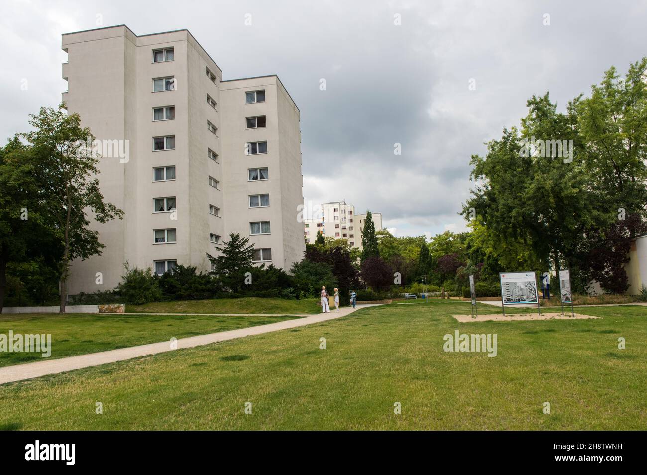 Berlin, Deutschland. Illustre und berühmte plattenbau-Architektur im Berliner Bezirk Neu Köln Gropiusstadt ist weltberühmt wegen ihres Architekturkonzepts, ihrer Geschichte und ihres Aufbaus. Stockfoto