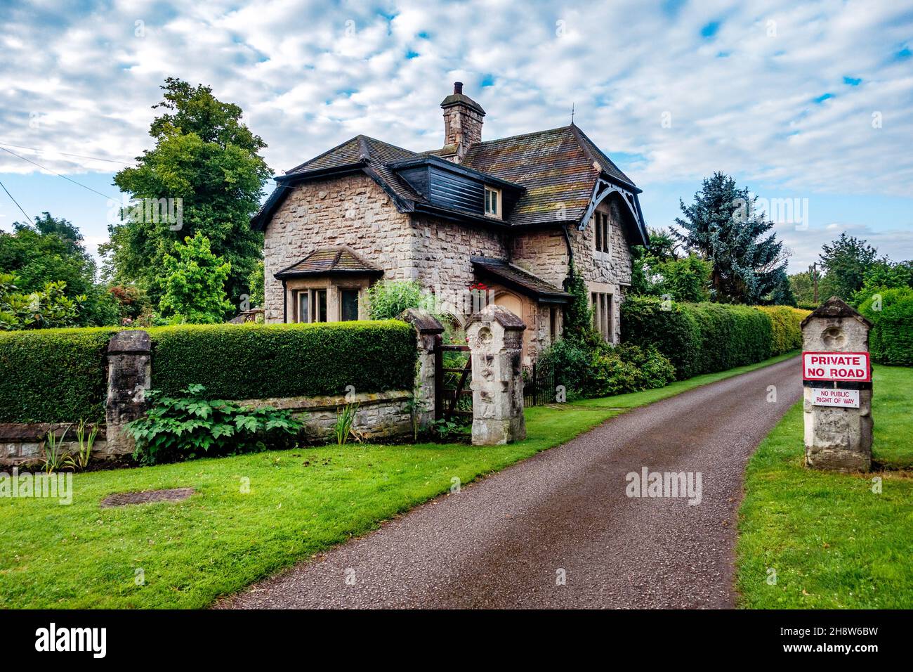 britisches Dorftor Stockfoto