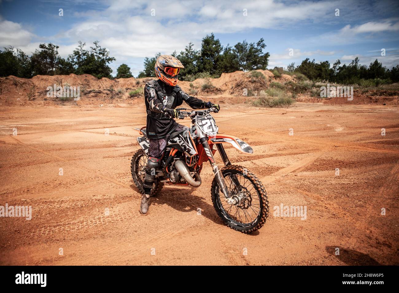 Kerl auf Einem Dirt Bike Stockfoto