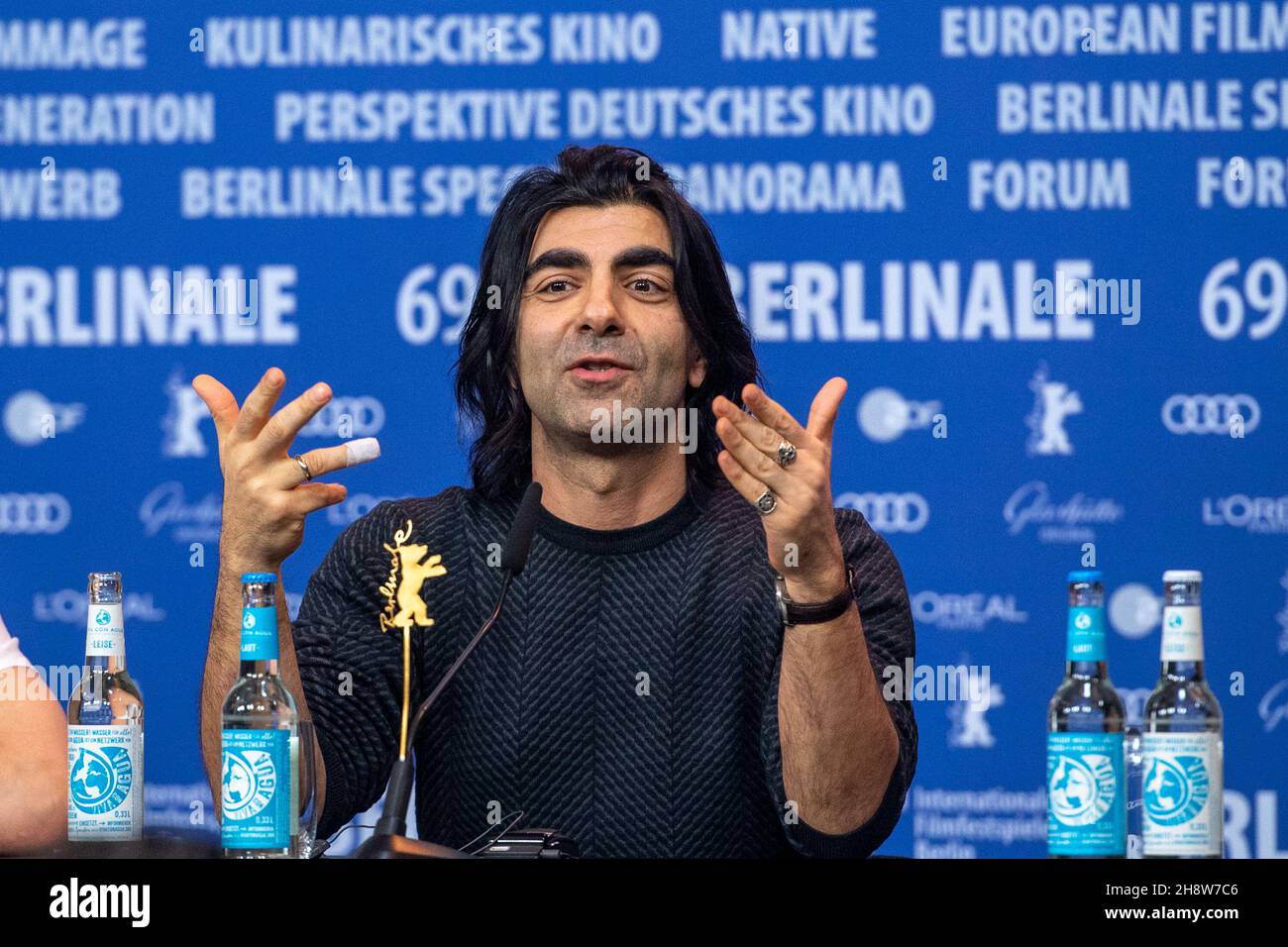 BERLIN, DEUTSCHLAND-Februar 09: Fatih Akin nimmt an der Pressekonferenz „The Golden Glove“ bei den Internationalen Filmfestspielen der Berlinale 69th Teil Stockfoto