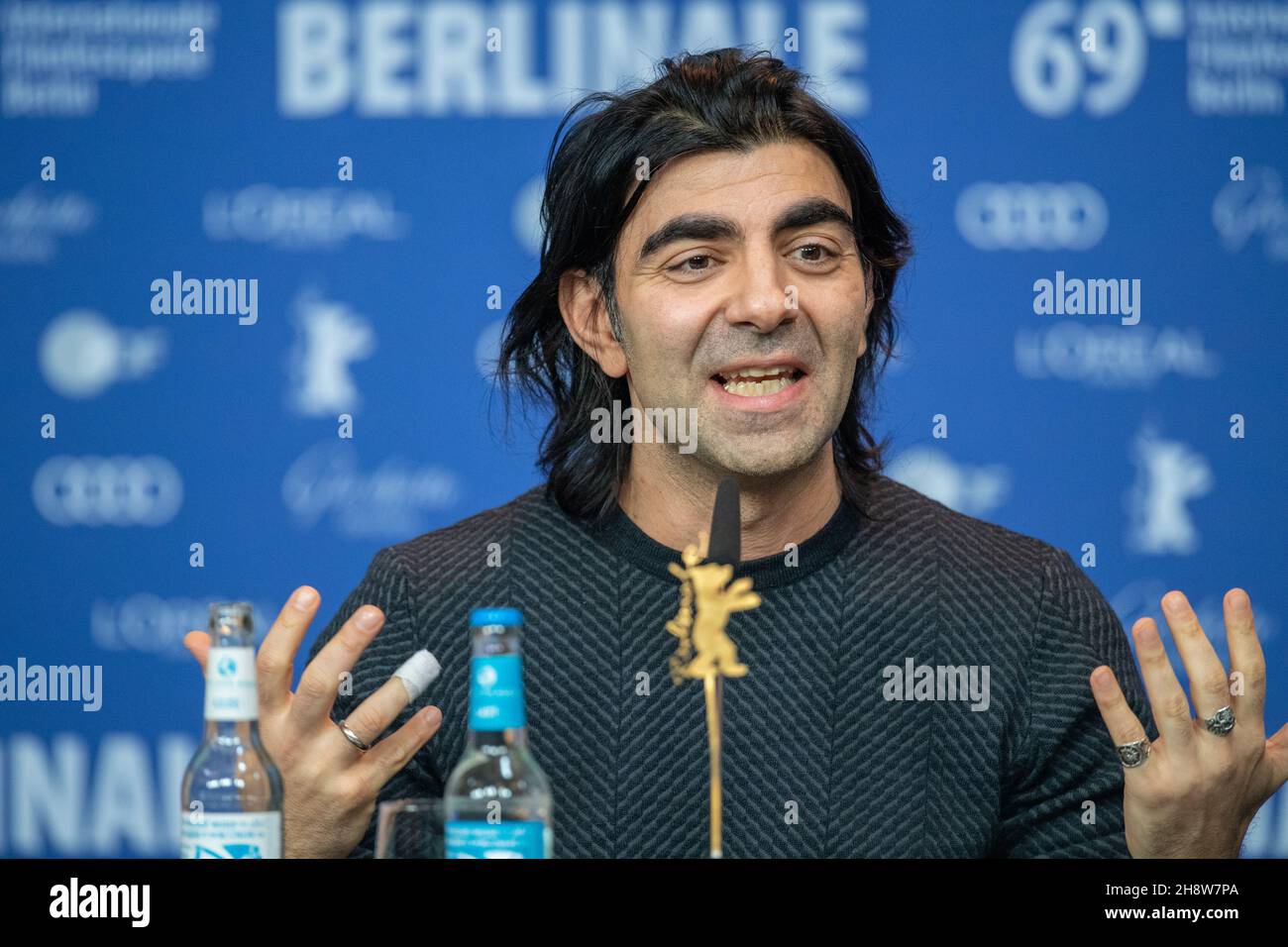 BERLIN, DEUTSCHLAND-Februar 09: Fatih Akin nimmt an der Pressekonferenz „The Golden Glove“ bei den Internationalen Filmfestspielen der Berlinale 69th Teil Stockfoto