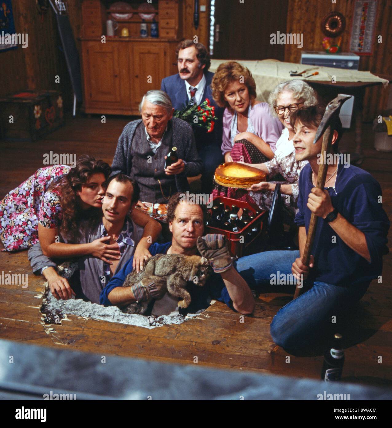 Stinkwut, Fernsehhilfe, Deutschland 1986, Regie: Michael Verhoeven, Darsteller: Christine Neubauer, Peter Welz, Friedrich von Thun, hinten: Fred Stillkraut, Veronika Fitz, Erni Singerl, Claus Peter Seifert Stockfoto