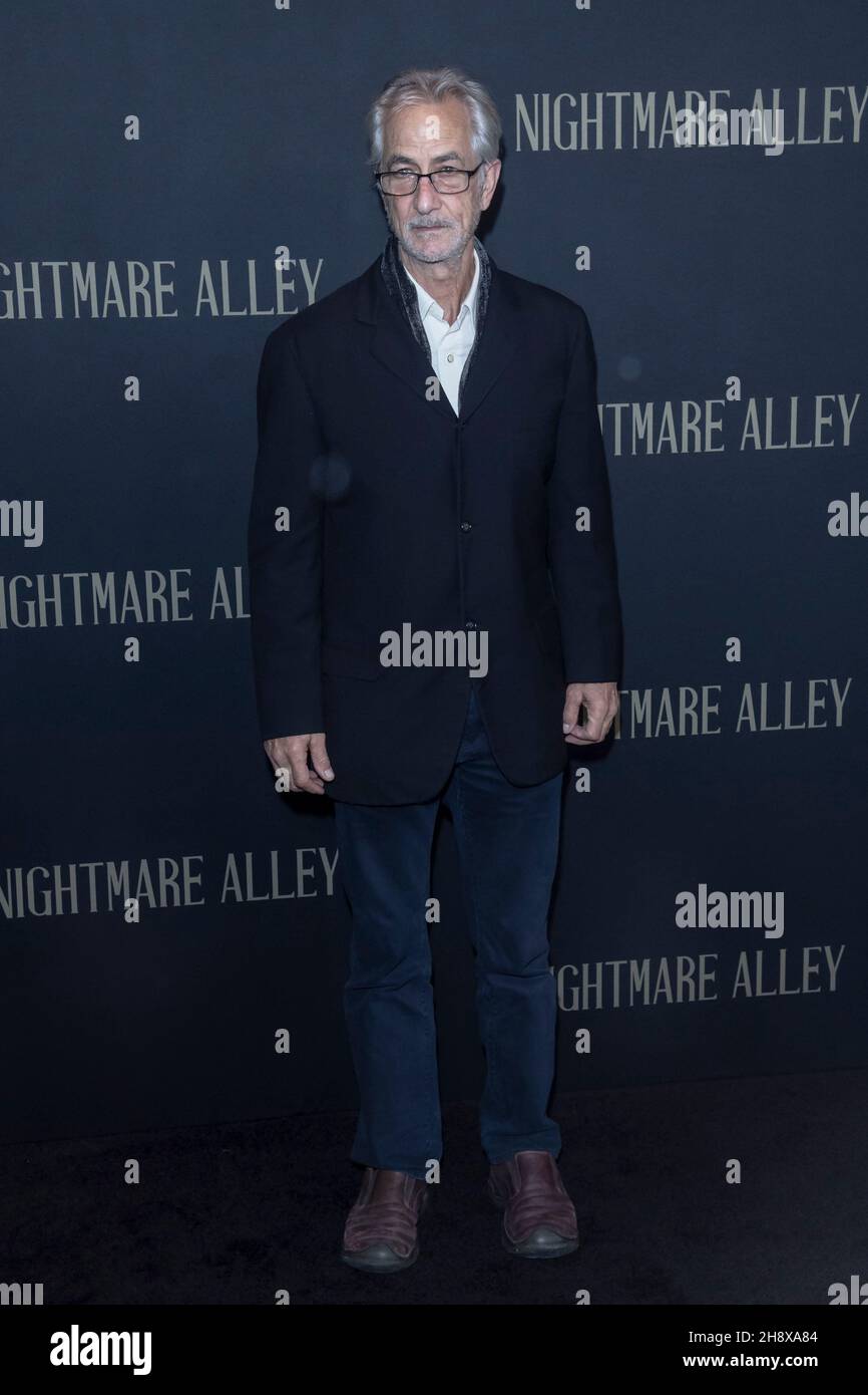 New York, Usa. 01st Dez 2021. David Strathairn besucht die „Nightmare Alley“-Weltpremiere in der Alice Tully Hall, Lincoln Center in New York City. Kredit: SOPA Images Limited/Alamy Live Nachrichten Stockfoto