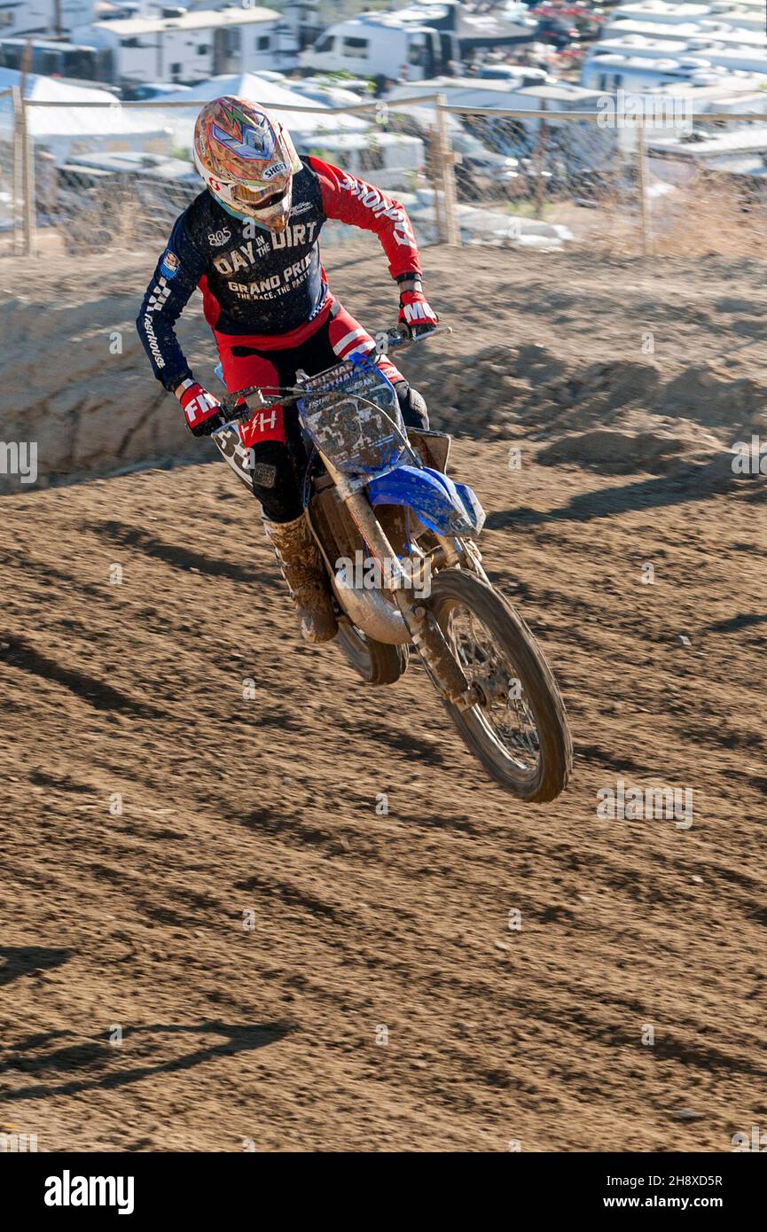 Motocross-Rennen beim jährlichen Red Bull Day 24th im Dirt Grand Prix am 27. November 2021 auf dem Glen Helen Raceway in Südkalifornien. Stockfoto