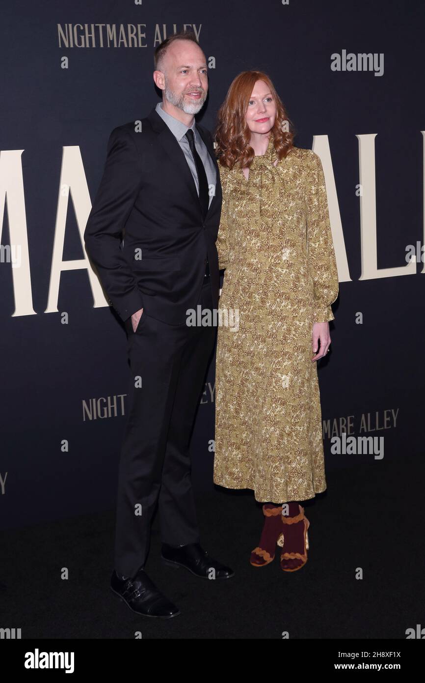 01. Dezember 2021 - New York, New York - Nathan Johnson und Katie Chastain kommen am Mittwoch, den 1. November 2021, zur Nightmare Alley-Premiere in der Alice Tully Hall, NYC. (Bild: © J. Lingo/AdMedia über ZUMA Press Wire) Stockfoto