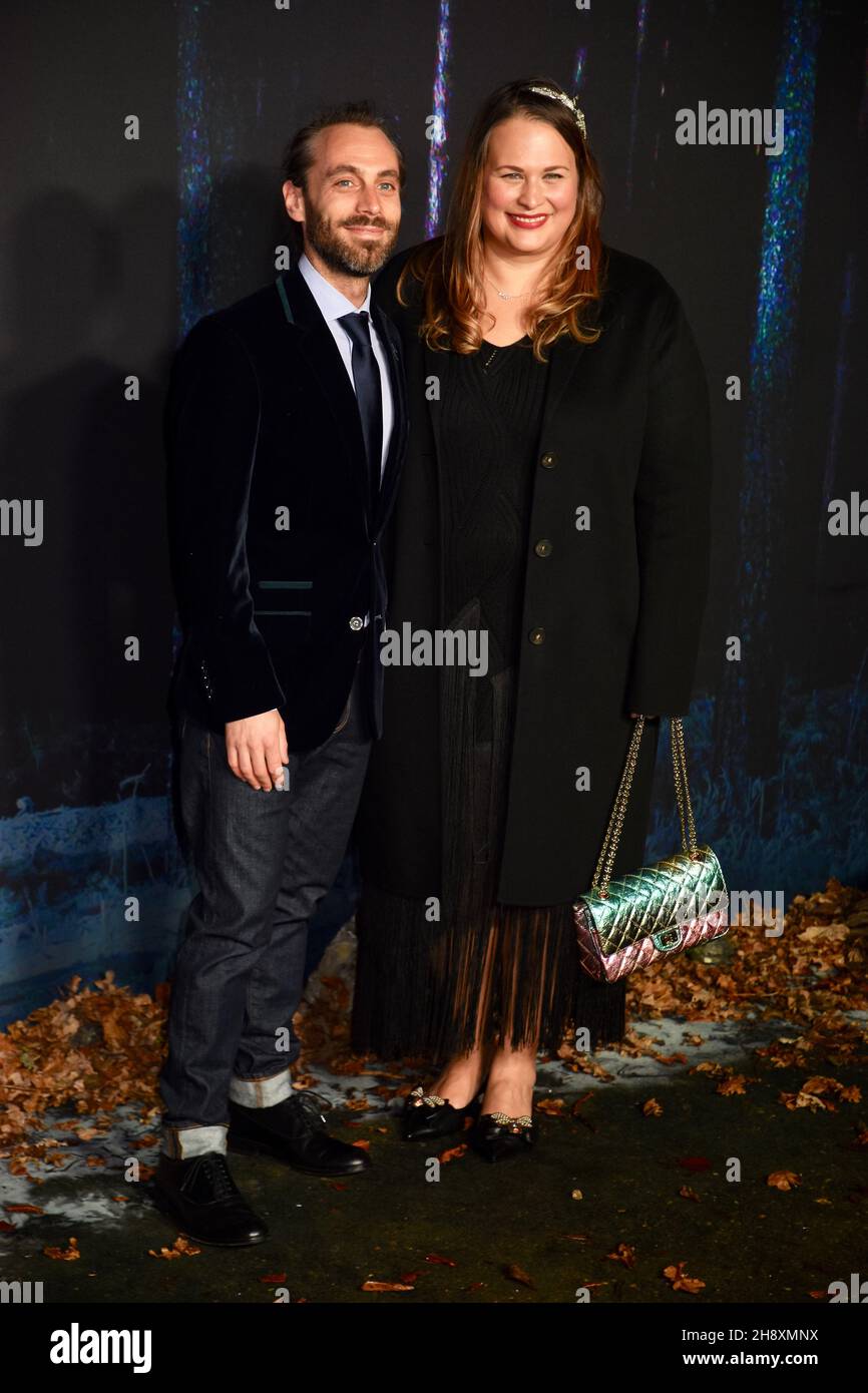 Jason Brown, Kelly Luegenbiehl, TV-Premiere der Witcher-Saison 2, Odeon Luxe, Leicester Square, London. VEREINIGTES KÖNIGREICH Stockfoto
