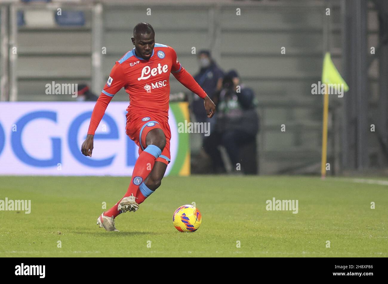 Reggio Emilia, Italien. 01st Dez 2021. Reggio Emilia (RE), Italia, 01. Dezember 2021, Mapei Stadium - Citta del Tricolore, 15Â giornata Campionato Serie A Tim 2021/2022, incontro tra le squadre del US Sassuolo Calcio e dell'SSC Napoli, nellas foto: 26 Kalidou Koulibaly Quelle: Independent Photo Agency/Alamy Live News Stockfoto