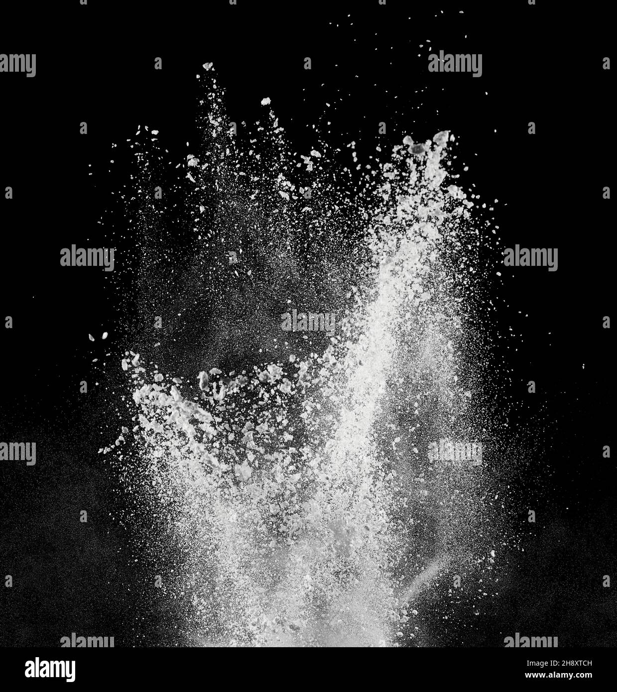 Rauchpulver Explosion Luft Hintergrund Form schwarzen Staub explodieren Mehl unanständige Farbe Rauch Spritzer Wolke Stockfoto